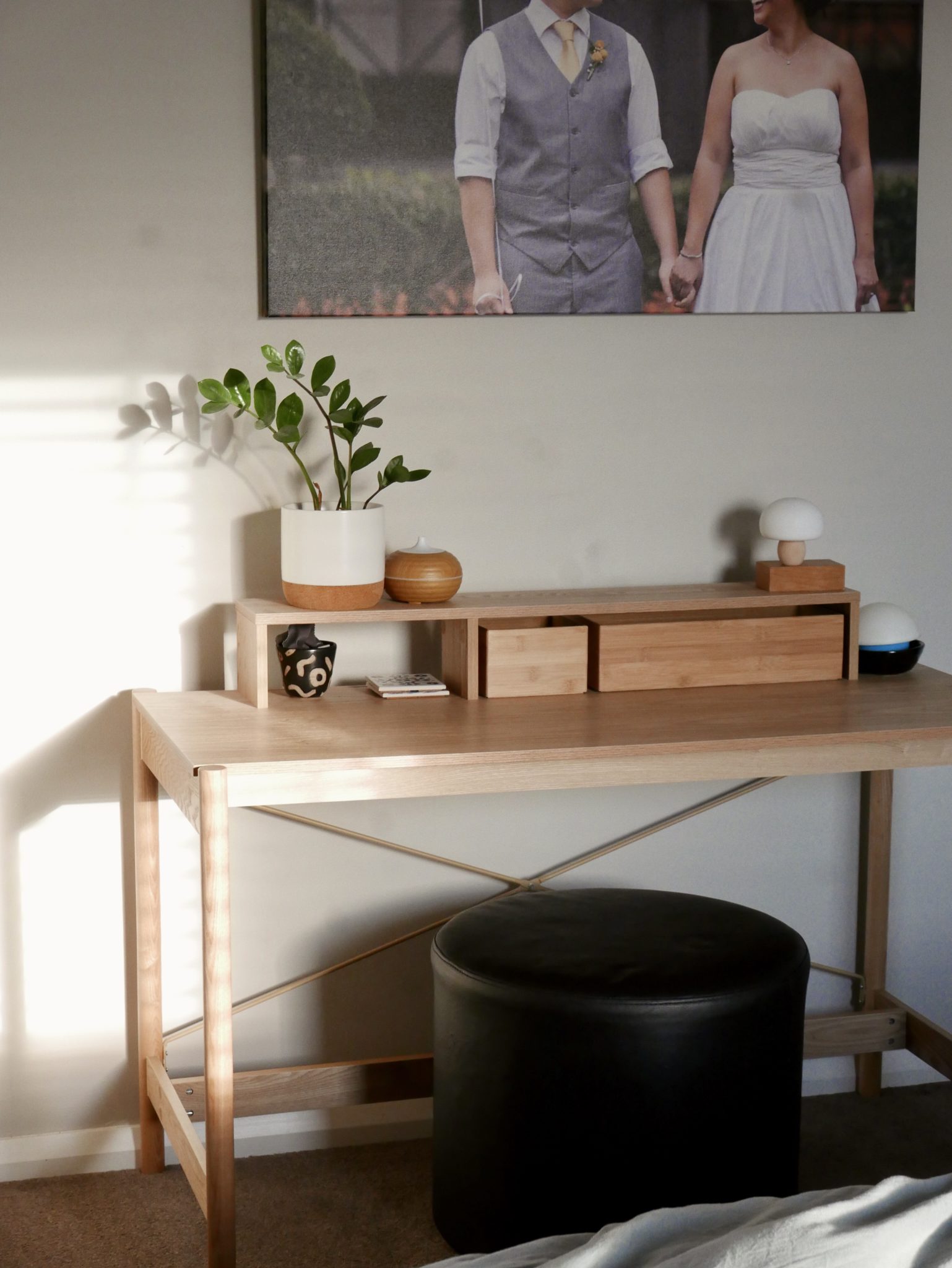 desk4.jpeg|Photo of my desk in non-working mode - no laptop, no desk chair